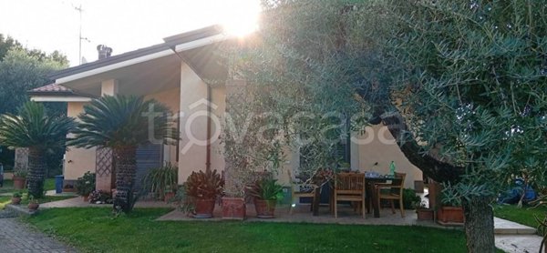 casa indipendente in vendita a Cisterna di Latina