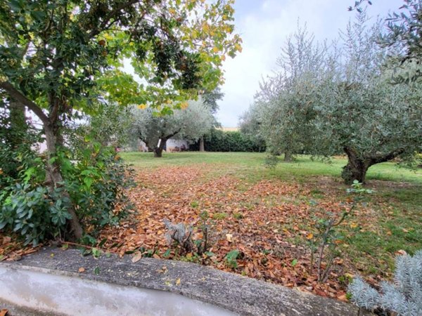 casa indipendente in vendita a Cisterna di Latina