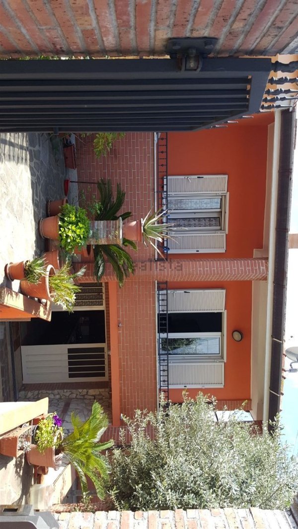 casa indipendente in vendita a Cisterna di Latina