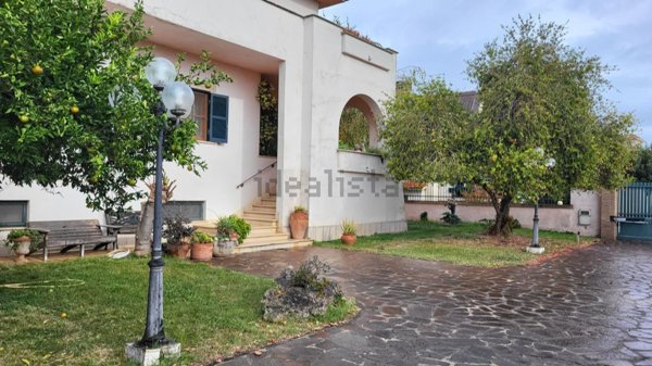 casa indipendente in vendita a Cisterna di Latina