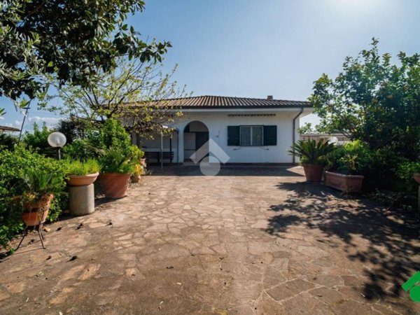 casa indipendente in vendita a Cisterna di Latina in zona Sant'Ilario