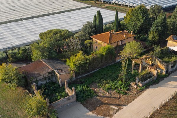 casale in vendita a Cisterna di Latina