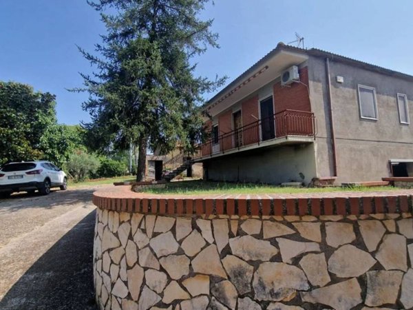 casa indipendente in vendita a Cisterna di Latina in zona Le Castella