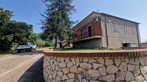 casa indipendente in vendita a Cisterna di Latina in zona Le Castella