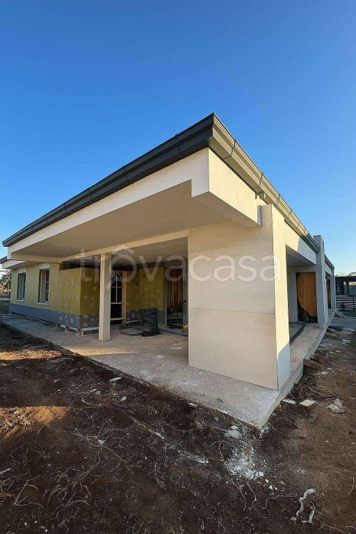 casa indipendente in vendita a Cisterna di Latina