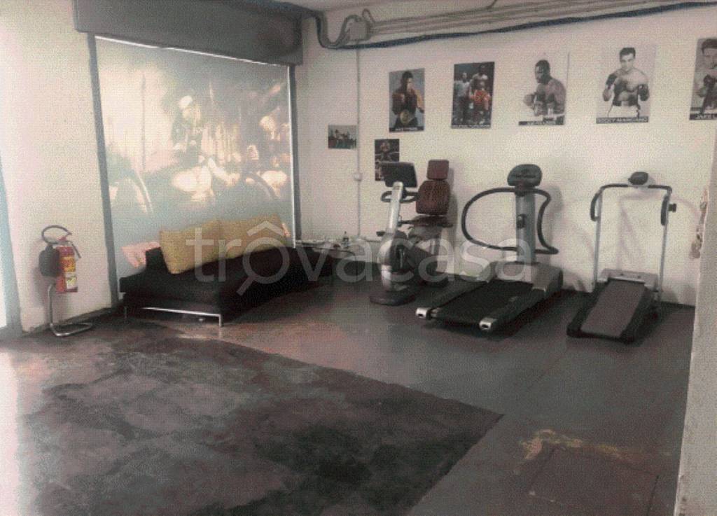 locale commerciale in vendita a Cisterna di Latina