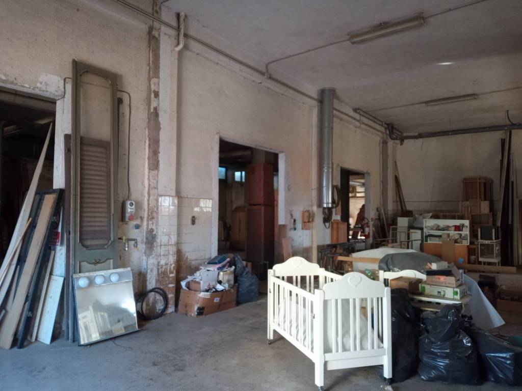 negozio in vendita a Cisterna di Latina