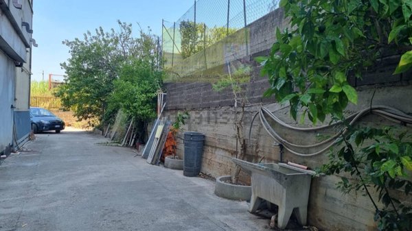 locale commerciale in vendita a Cisterna di Latina