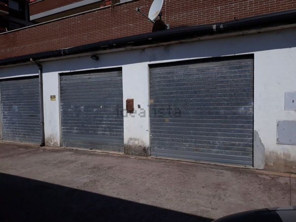 locale di sgombero in vendita a Cisterna di Latina