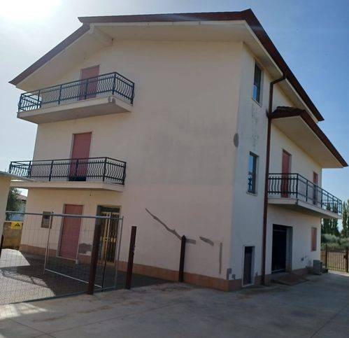 casa indipendente in vendita a Cisterna di Latina in zona Olmobello