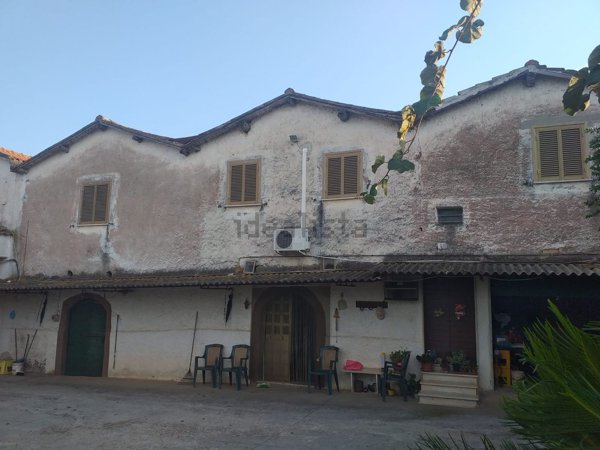 casa indipendente in vendita a Cisterna di Latina