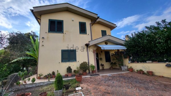 casa indipendente in vendita a Cisterna di Latina
