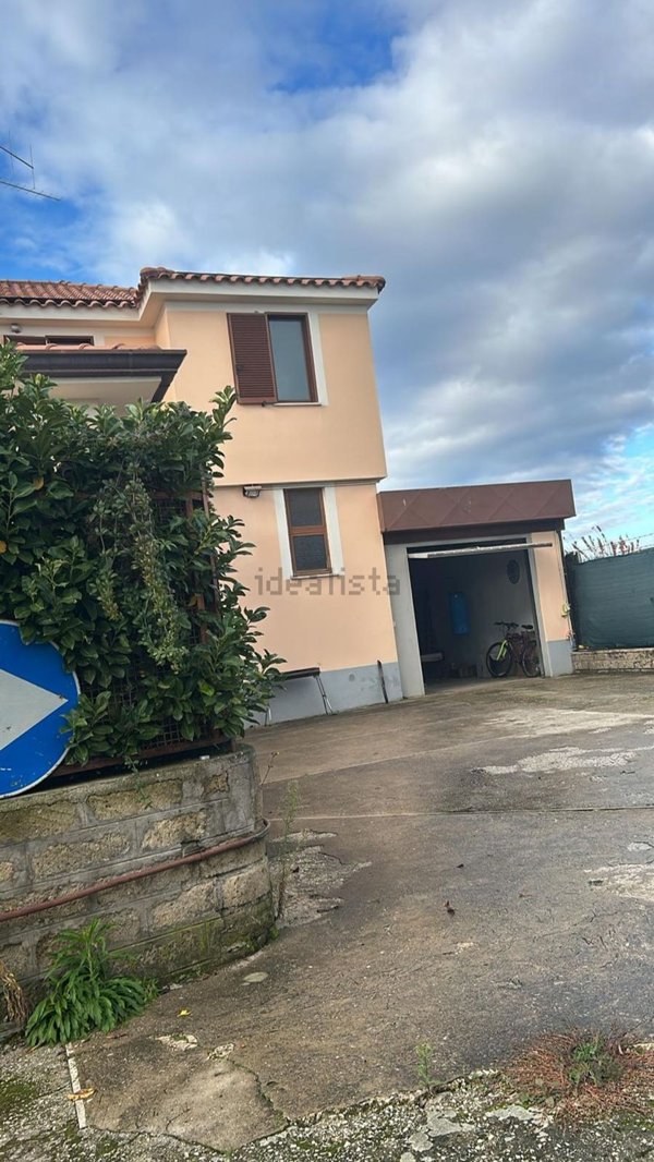 casa indipendente in vendita a Cisterna di Latina