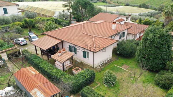 casa indipendente in vendita a Cisterna di Latina
