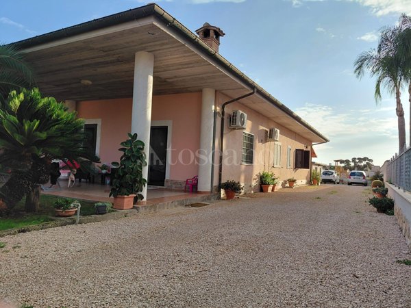 casa indipendente in vendita a Cisterna di Latina in zona Borgo Flora