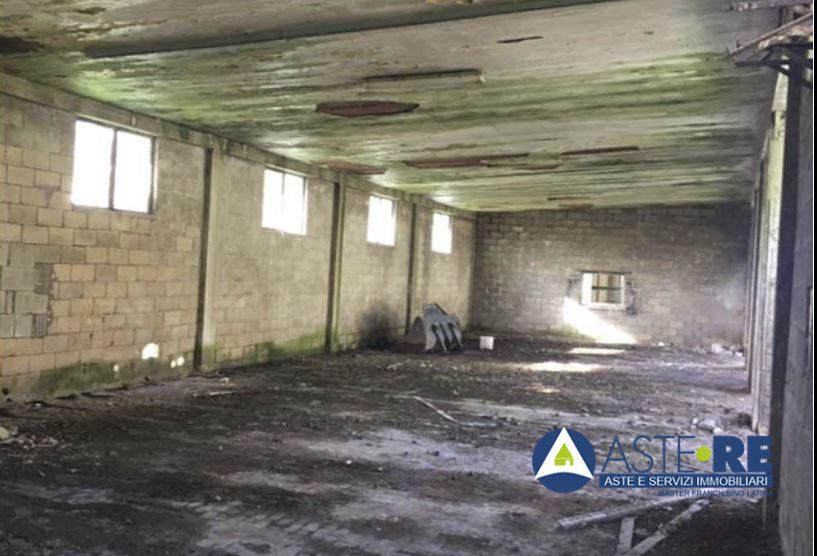 negozio in vendita a Cisterna di Latina