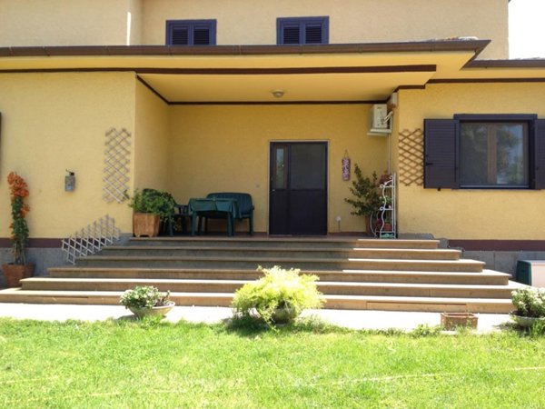 casa indipendente in vendita a Cisterna di Latina
