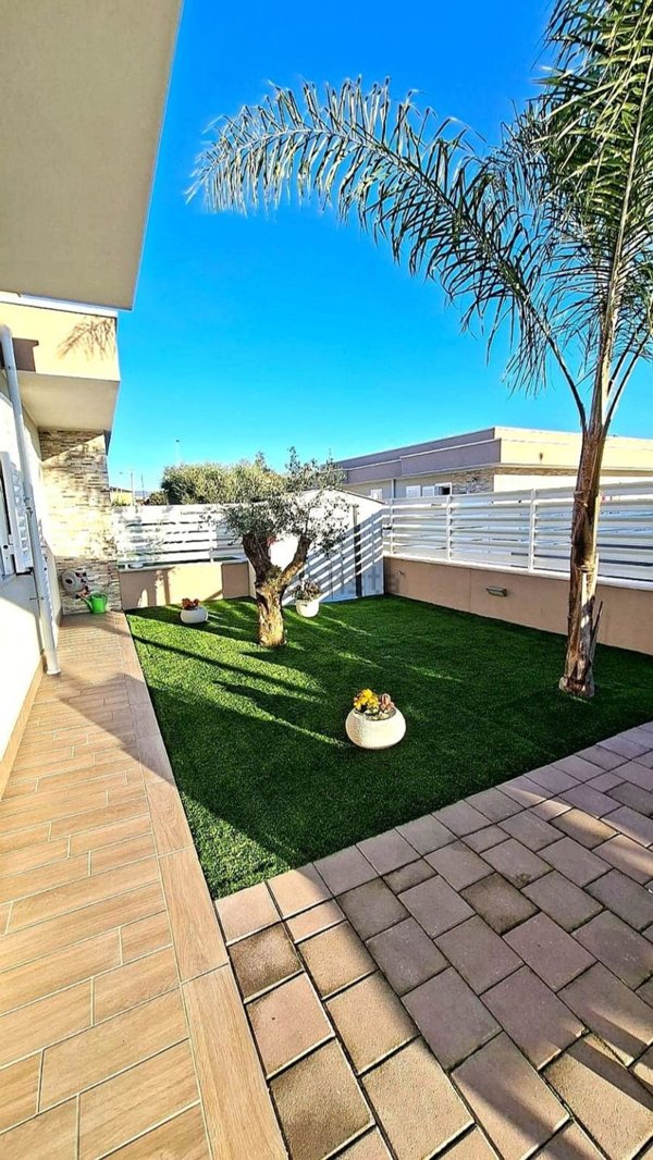 casa indipendente in vendita a Cisterna di Latina