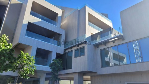 locale commerciale in vendita a Cisterna di Latina