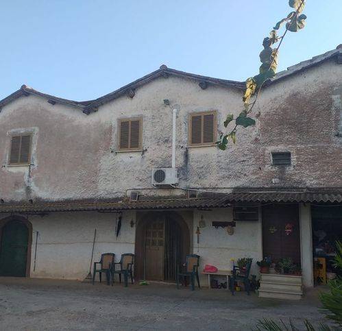 casa indipendente in vendita a Cisterna di Latina