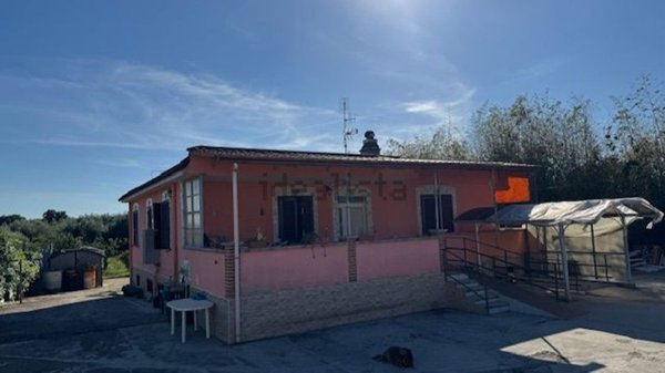casa indipendente in vendita a Cisterna di Latina in zona Le Castella