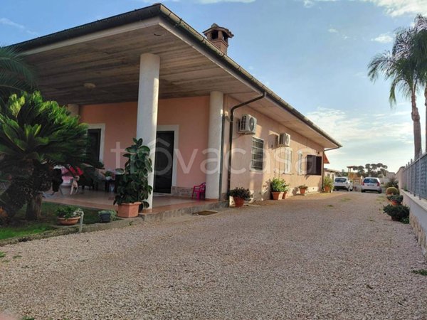 casa indipendente in vendita a Cisterna di Latina in zona Borgo Flora