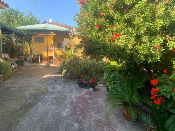 casa indipendente in vendita a Cisterna di Latina