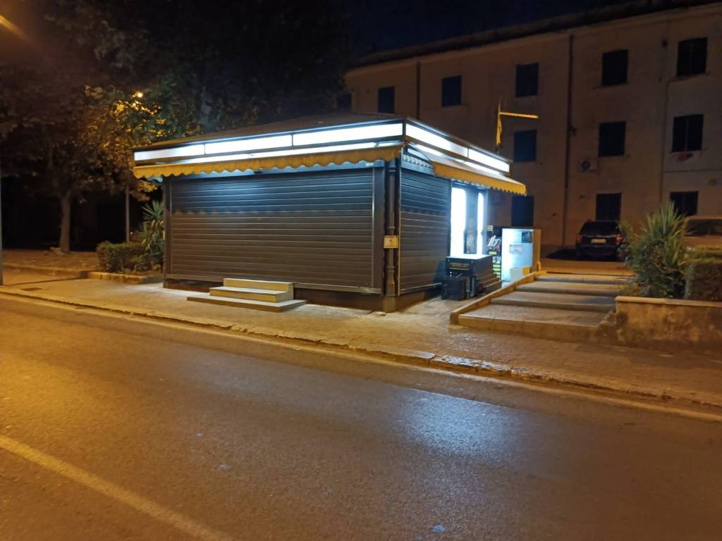 negozio in vendita a Cisterna di Latina