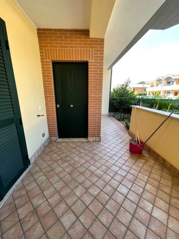 casa indipendente in vendita a Cisterna di Latina