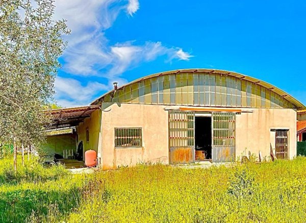 capannone in vendita a Cisterna di Latina