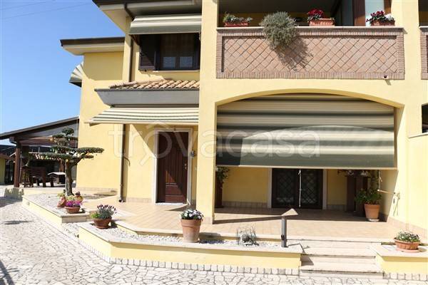 casa indipendente in vendita a Cisterna di Latina in zona Borgo Flora