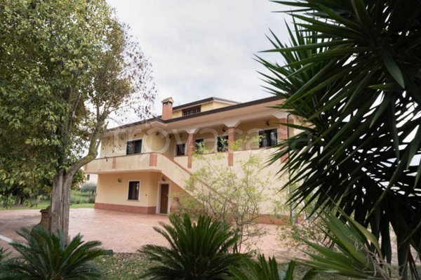 casa indipendente in vendita a Cisterna di Latina