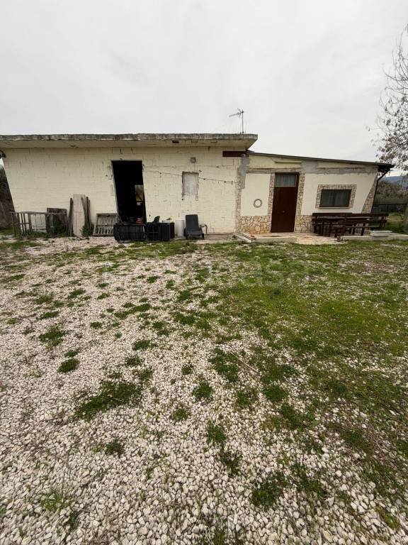 casa indipendente in vendita a Cisterna di Latina