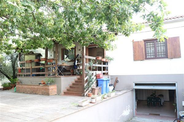 casa indipendente in vendita a Cisterna di Latina in zona Le Castella