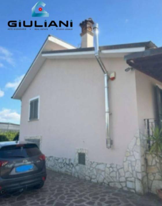 casa indipendente in vendita a Cisterna di Latina