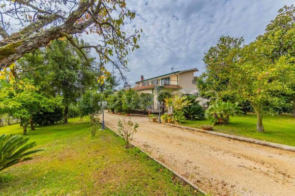 casa indipendente in vendita a Cisterna di Latina