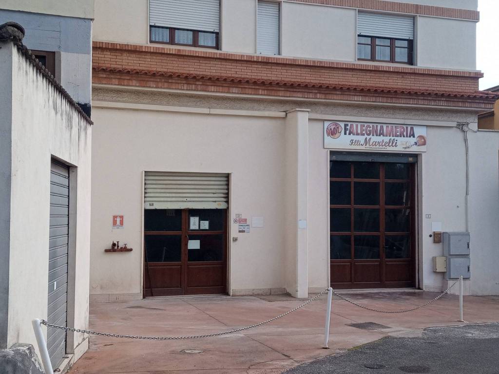 negozio in vendita a Cisterna di Latina