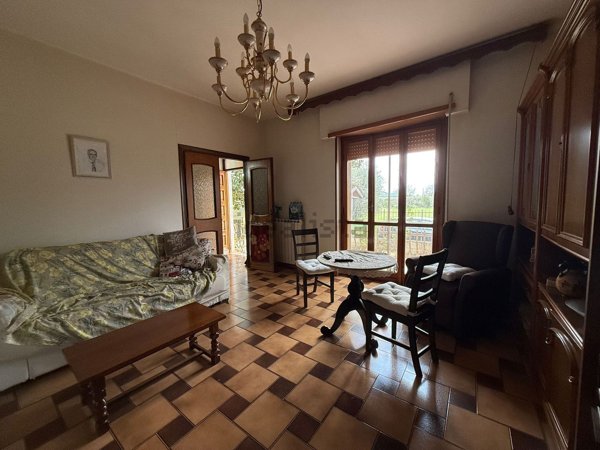 casa indipendente in vendita a Cisterna di Latina