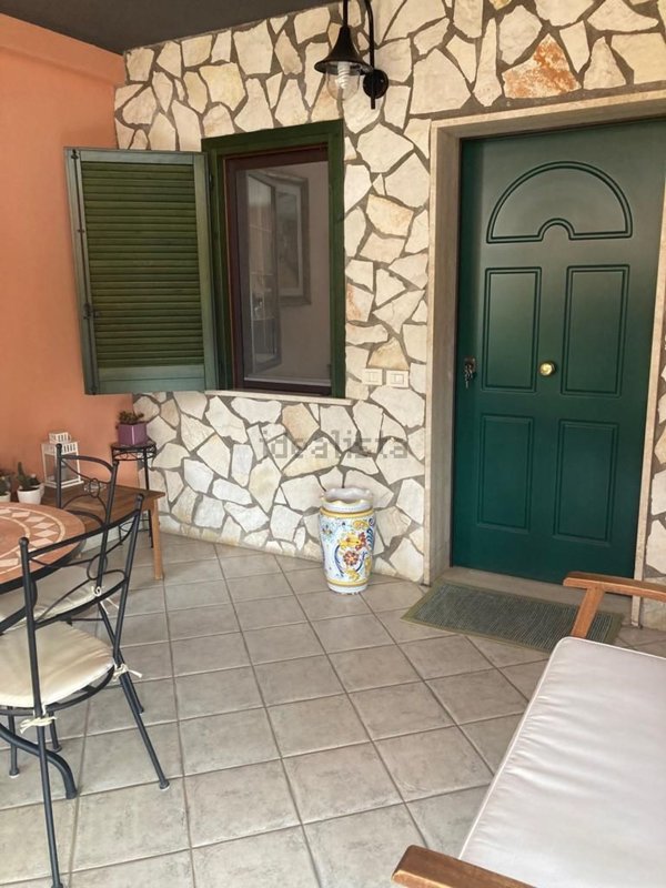 casa indipendente in vendita a Cisterna di Latina