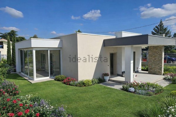 casa indipendente in vendita a Cisterna di Latina