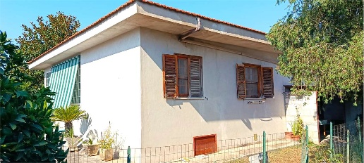 casa indipendente in vendita a Cisterna di Latina