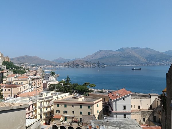 casa indipendente in vendita a Cisterna di Latina