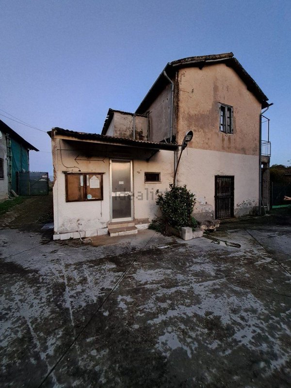 casa indipendente in vendita a Cisterna di Latina