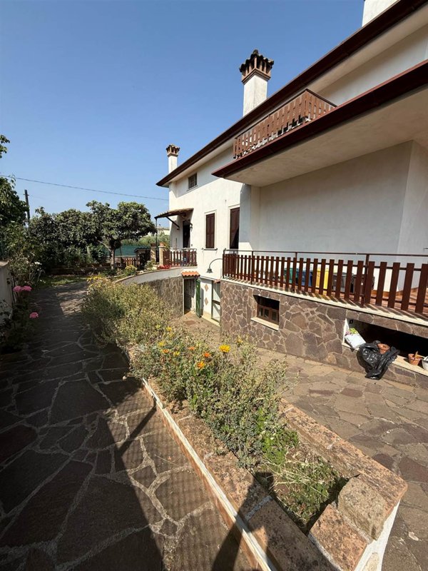casa indipendente in vendita a Cisterna di Latina