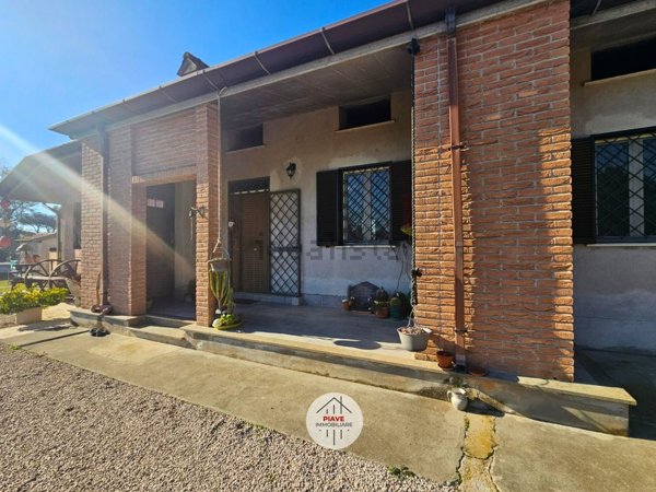 casa indipendente in vendita a Cisterna di Latina in zona Prato Cesarino