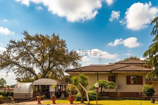casa indipendente in vendita a Cisterna di Latina