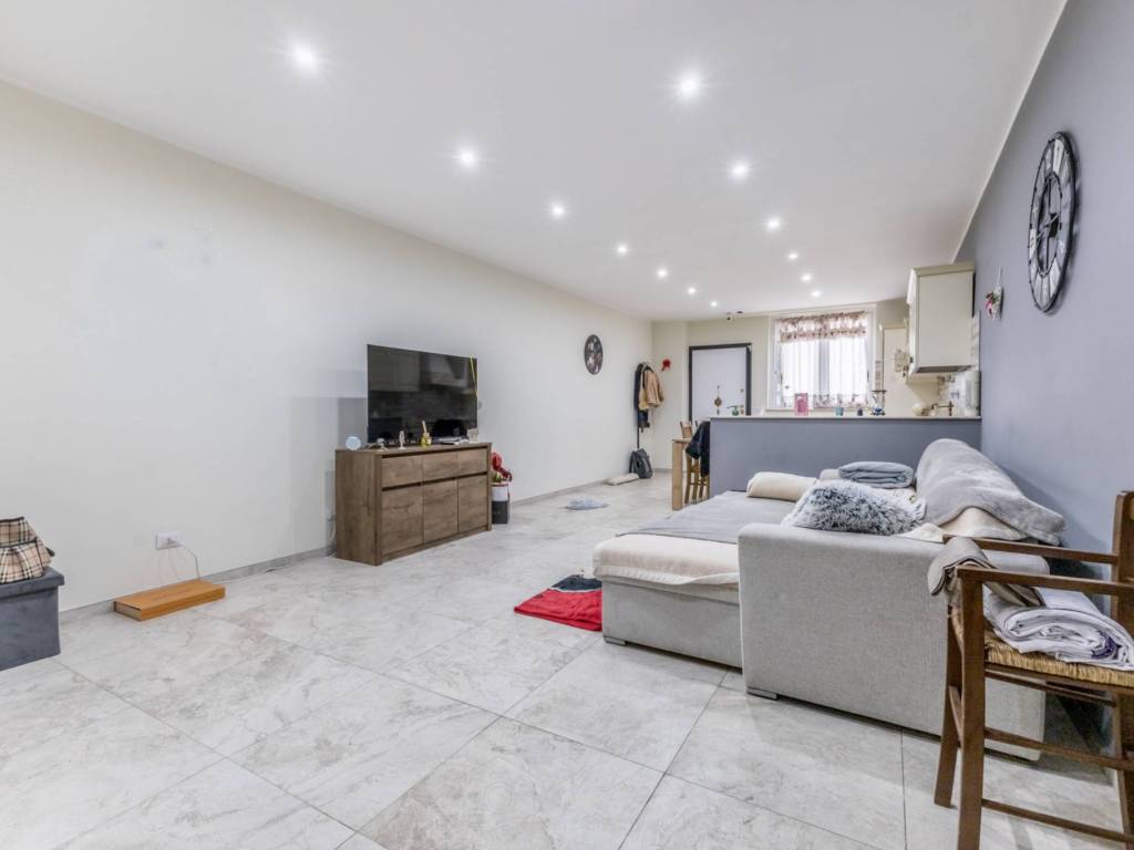 casa indipendente in vendita a Cisterna di Latina