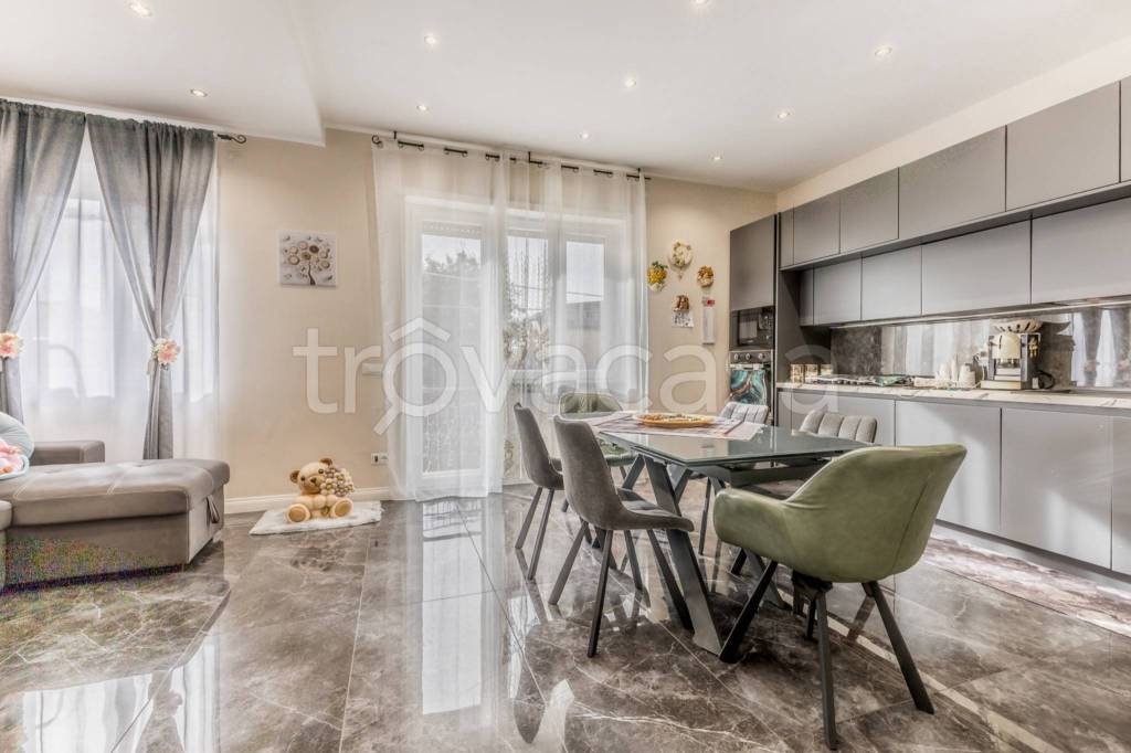 casa indipendente in vendita a Cisterna di Latina