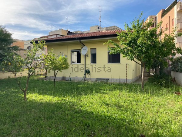 casa indipendente in vendita a Cisterna di Latina