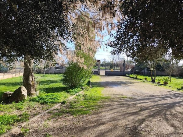 casa indipendente in vendita a Cisterna di Latina